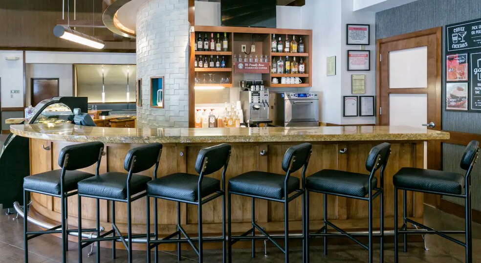 More Photos Of 650 Bakers Bridge Ave, Franklin Hotel For Sale