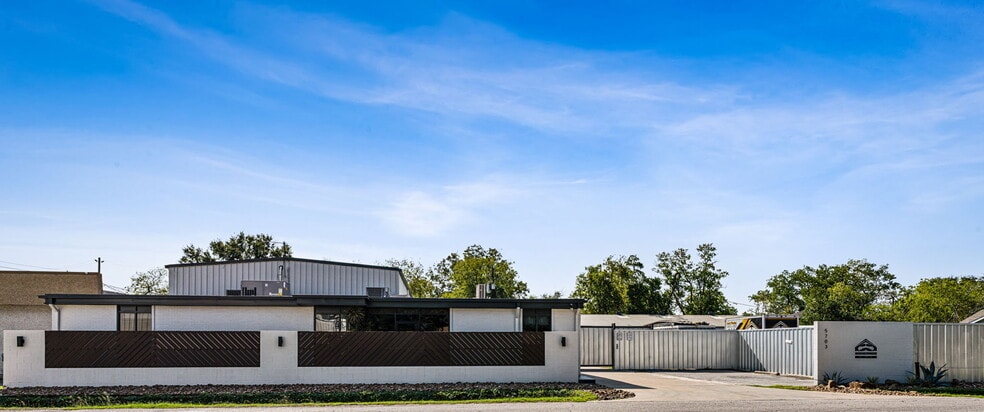 More Photos Of 5703-5705 Edgemoor Dr, Houston Warehouse For Sale