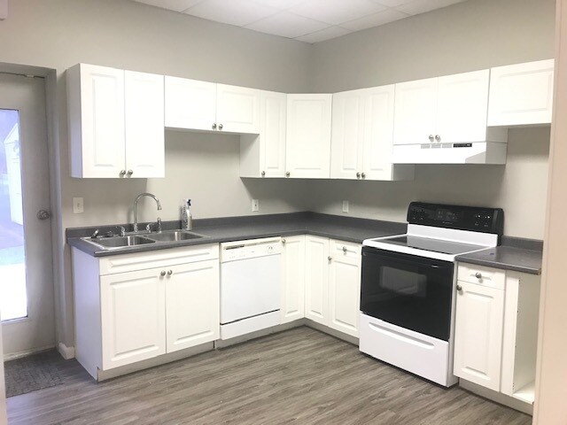 More Photos Of 13227 FM 1764 Rd, Santa Fe Office Residential For Lease