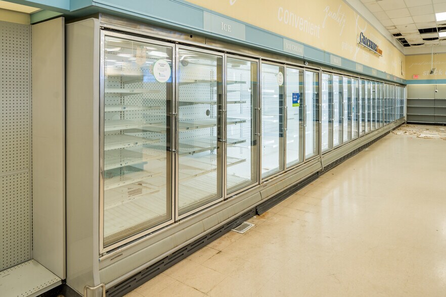 More Photos Of 47985 Monroe St, Indio Drugstore For Lease