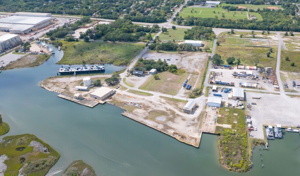 Primary Photo Of 5320 Ingalls Ave, Pascagoula Shipyard For Sale