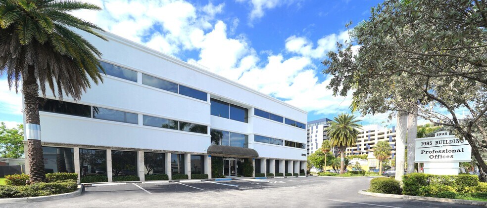 More Photos Of 1995 E Oakland Park Blvd, Fort Lauderdale Loft Creative Space For Sale