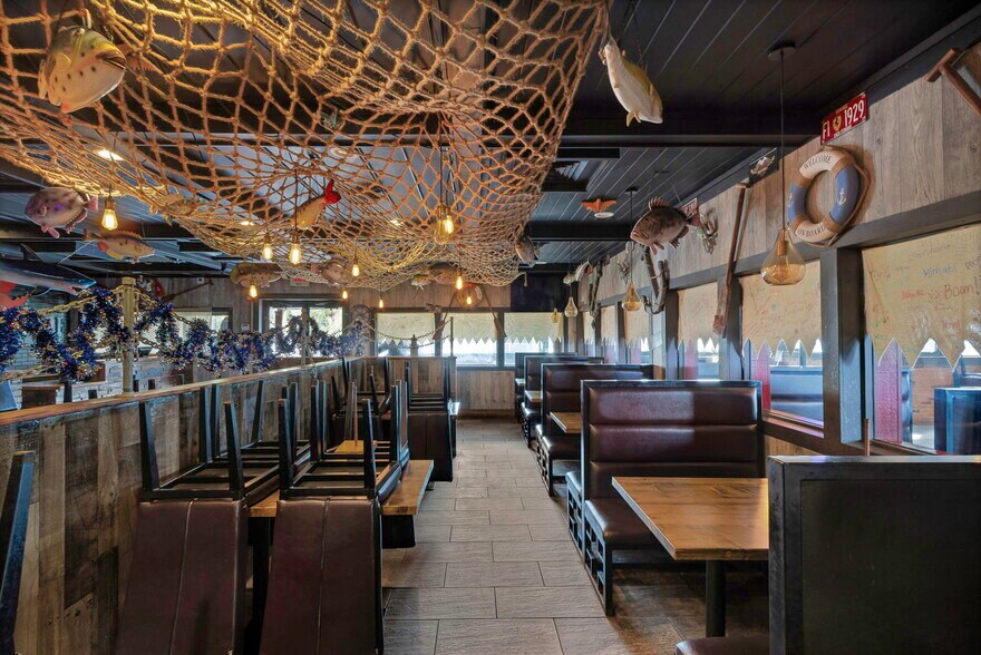 More Photos Of 2901 Tyrone Blvd, Saint Petersburg Restaurant For Sale