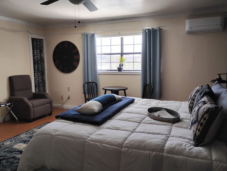 More Photos Of 111 N State St, Fort Davis Hotel For Sale