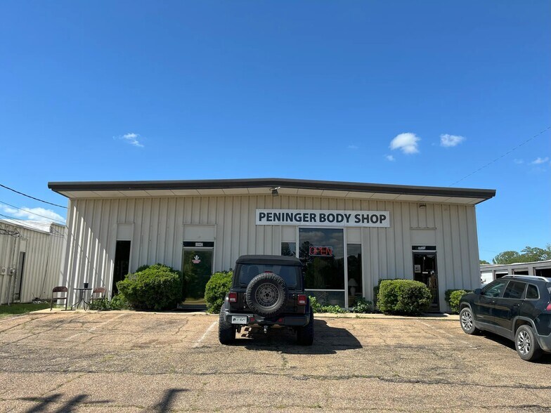 Primary Photo Of 5022 Highway 80 E, Pearl Auto Repair For Lease