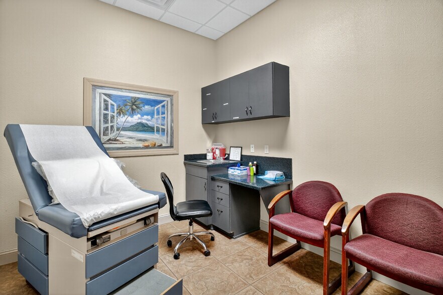 More Photos Of 1580 Santa Barbara Blvd, The Villages Medical For Lease