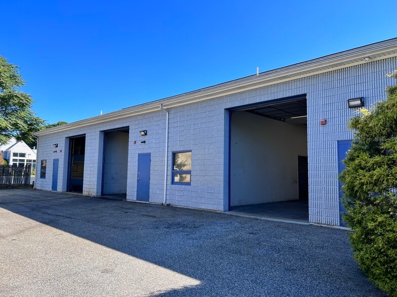 Primary Photo Of 5800 Post Rd, East Greenwich Warehouse For Lease