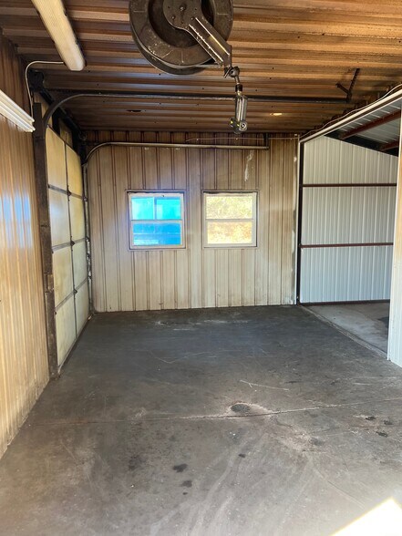 More Photos Of 10811 NE 23rd St, Spencer Restaurant For Lease