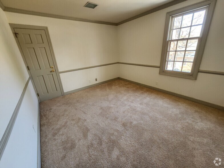 More Photos Of 2305 Commonwealth Dr, Charlottesville Office For Sale