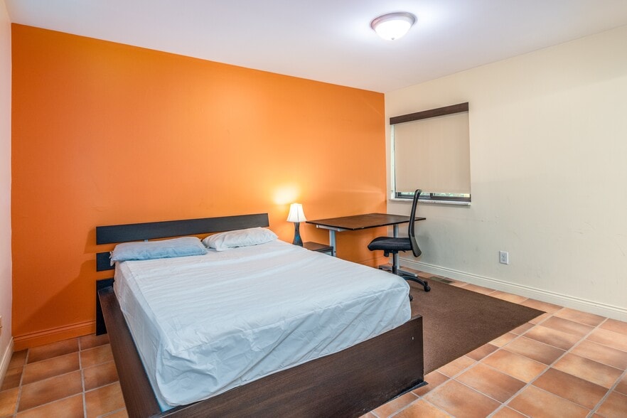 More Photos Of 3322 Jefferson Ave, Cincinnati Sorority Fraternity House For Sale
