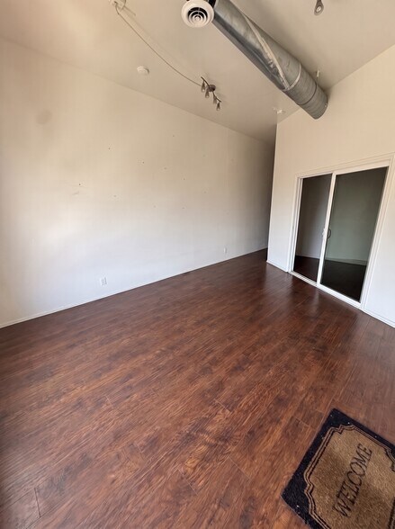 More Photos Of 7619-7621 Melrose Ave, Los Angeles Storefront Retail Office For Sale