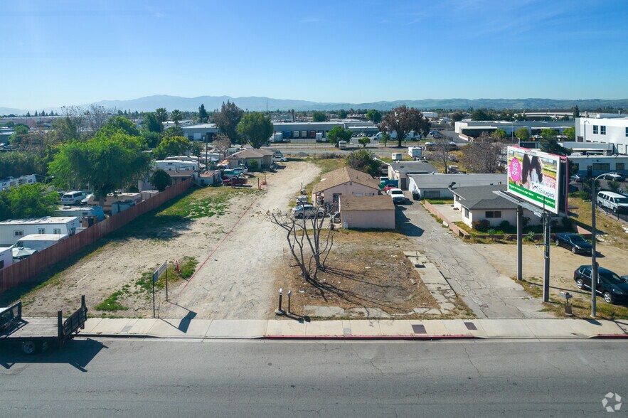 More Photos Of 4990 Brooks Street, Montclair Land For Lease