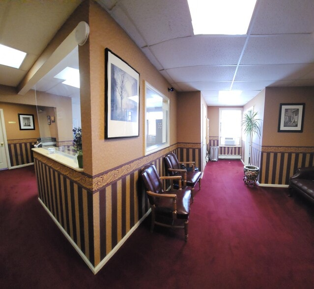 More Photos Of 21-27 Merrick Ave, Merrick Storefront Retail Office For Lease