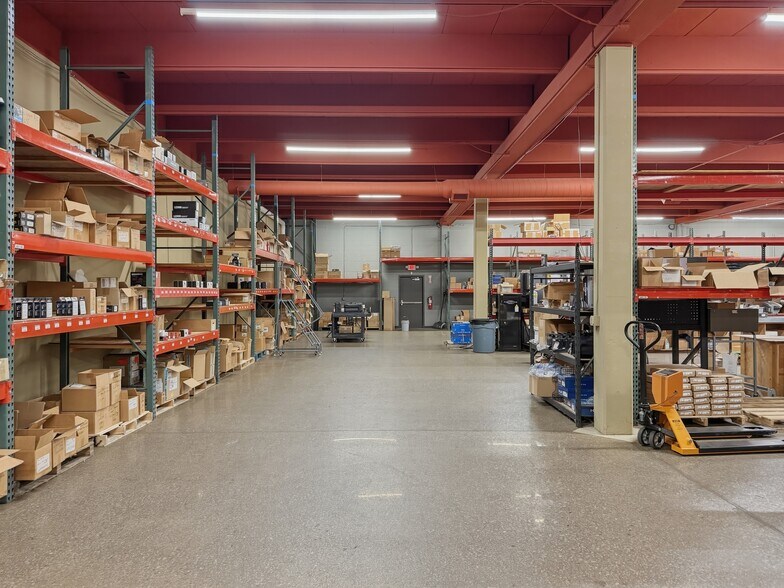 More Photos Of 13400 O St, Lincoln Manufacturing For Lease