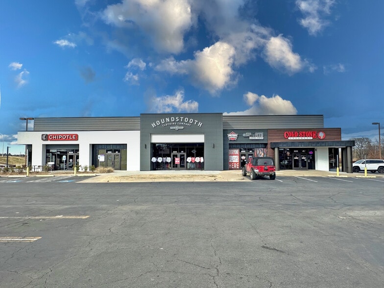 Primary Photo Of 6205 Rogers Ave, Fort Smith General Retail For Lease