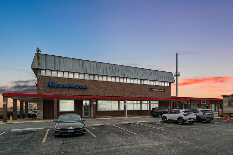 More Photos Of 5050 S State St, Chicago Office For Sale