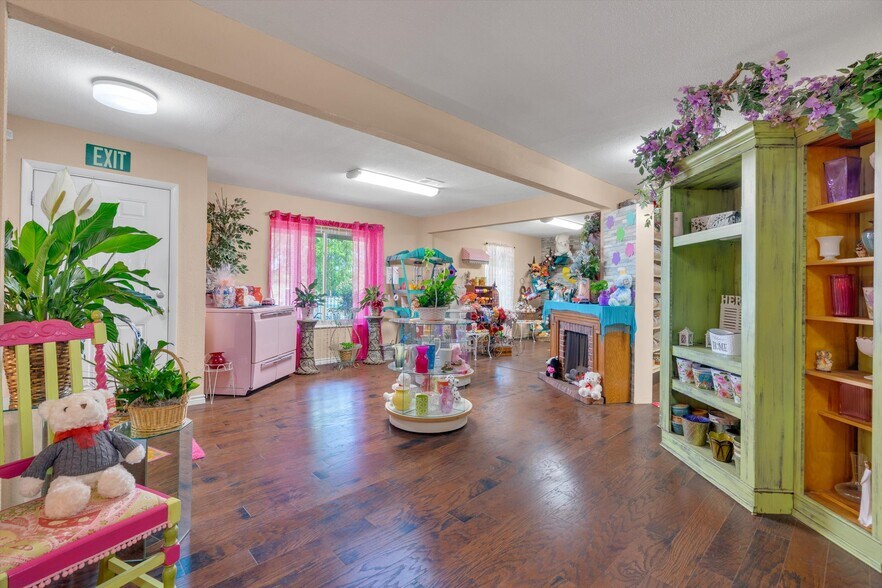More Photos Of 5236 US-67 Hwy, Alvarado Freestanding For Sale