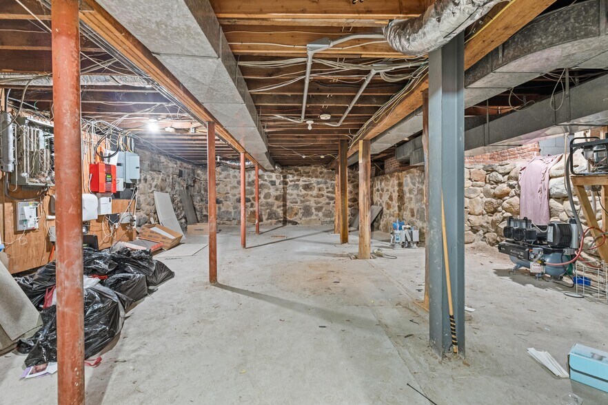 More Photos Of 393 Ramapo Valley Rd, Oakland Office Residential For Sale