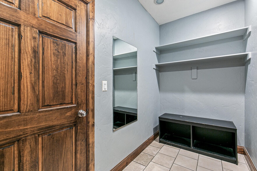 More Photos Of 991 Platte River Blvd, Brighton Storefront For Sale