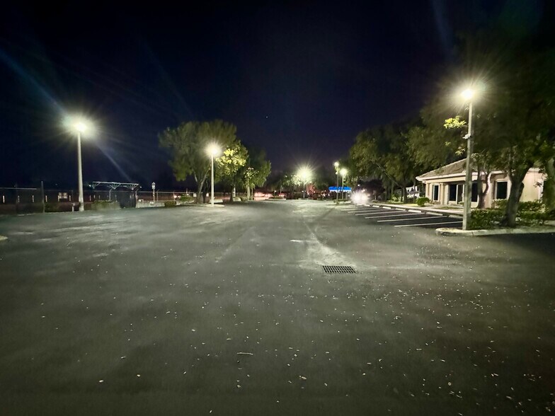 More Photos Of 4381 N Dixie Hwy, Deerfield Beach Freestanding For Lease