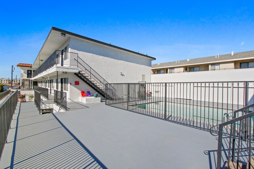 More Photos Of 14110 Yukon Ave, Hawthorne Apartments For Sale