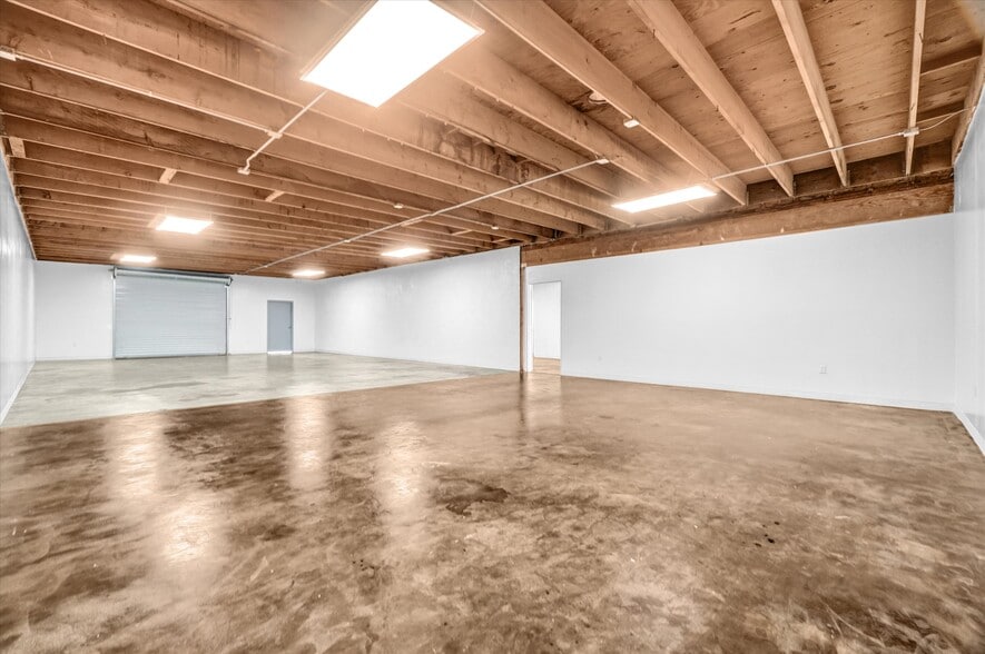 More Photos Of 520 W Pacific Coast Hwy, Long Beach Flex For Sale