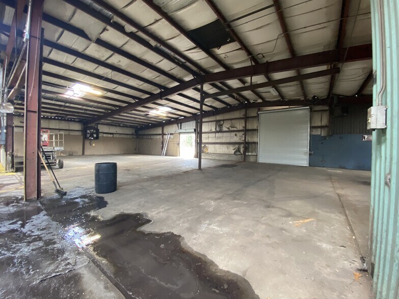 More Photos Of 410 Washington St, Cantonment Manufacturing For Lease