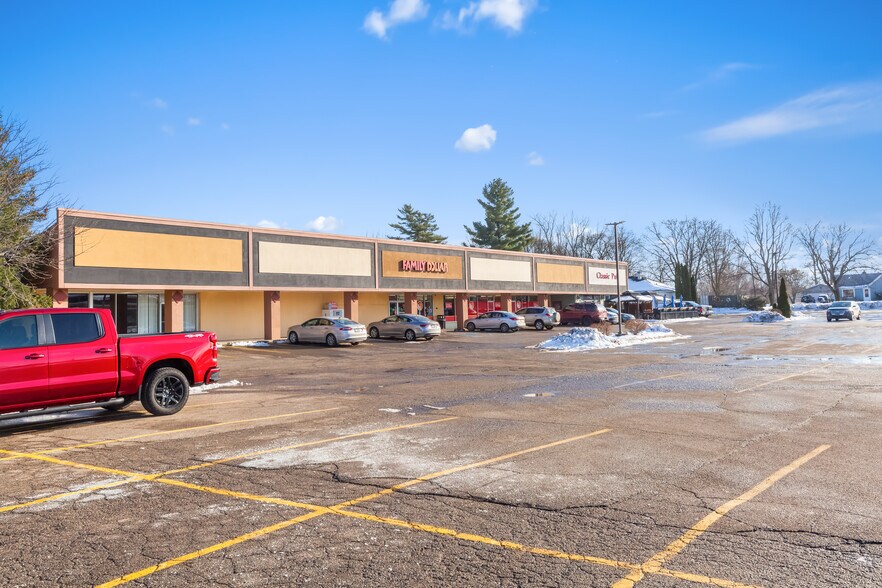 More Photos Of 16209-16235 S US 27, Lansing Unknown For Lease