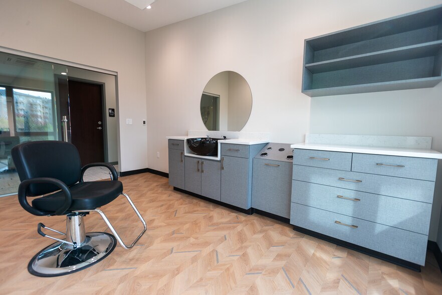 More Photos Of 4801 Quail Crest Pl, Lawrence Coworking Space