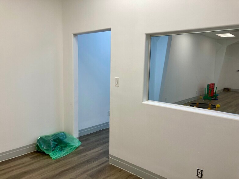 More Photos Of 5312 Elm St, Houston Office For Lease