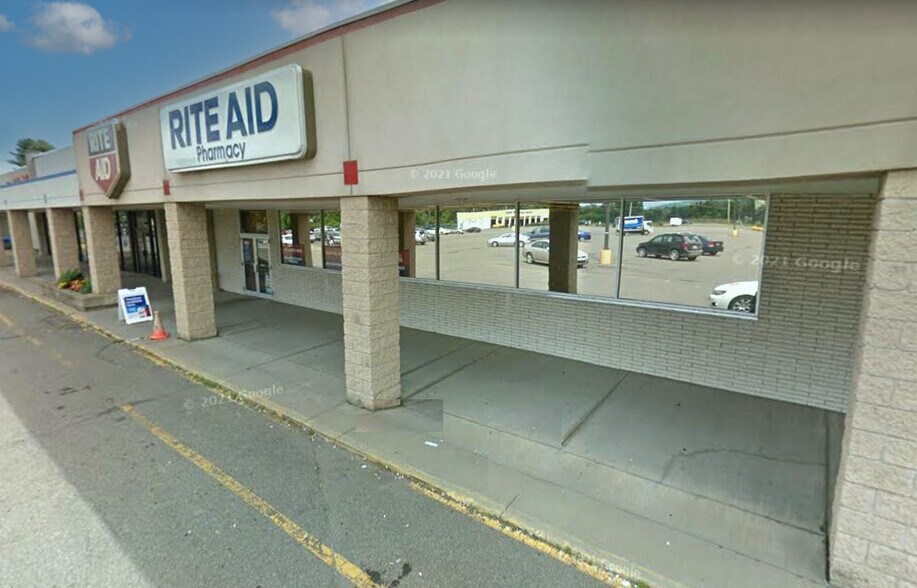 More Photos Of 2900-3014 Elmira St, Sayre Fast Food For Lease