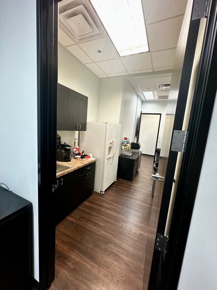 More Photos Of 17100 N 67th Ave, Glendale Office For Sale