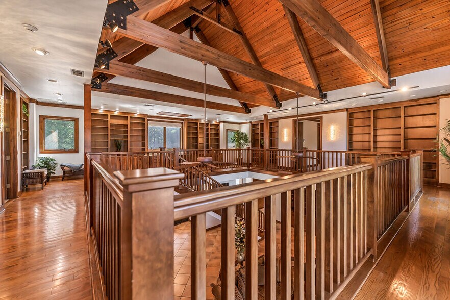 More Photos Of 43 Pool Rd, Richards Specialty For Sale