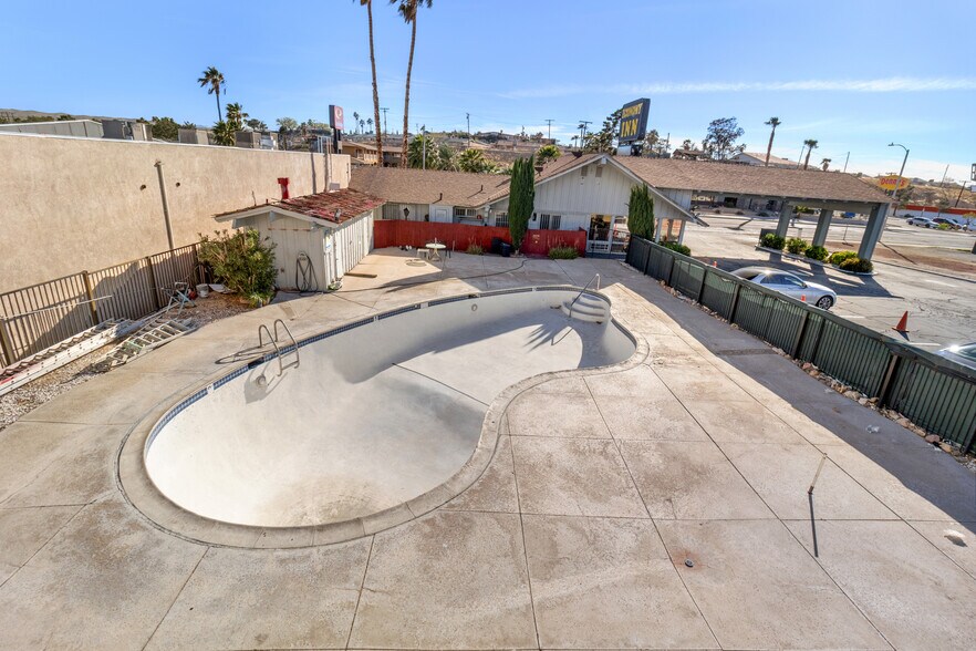 More Photos Of 1243 E Main St, Barstow Hotel For Sale