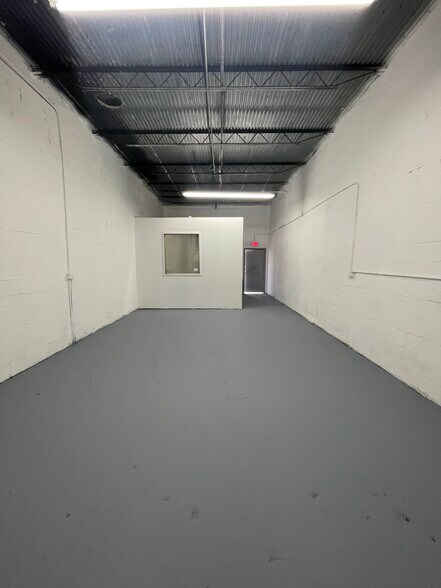 More Photos Of 1800-1838 NW 29th St, Oakland Park Warehouse For Lease