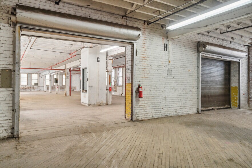 More Photos Of 2916 Weikel St, Philadelphia Warehouse For Sale