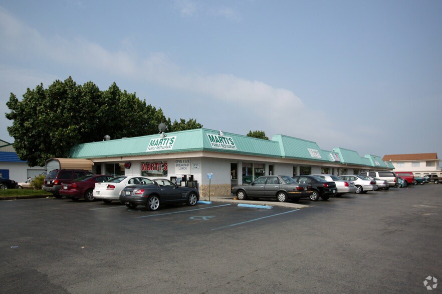 More Photos Of 16200 San Carlos Blvd, Fort Myers General Retail For Lease