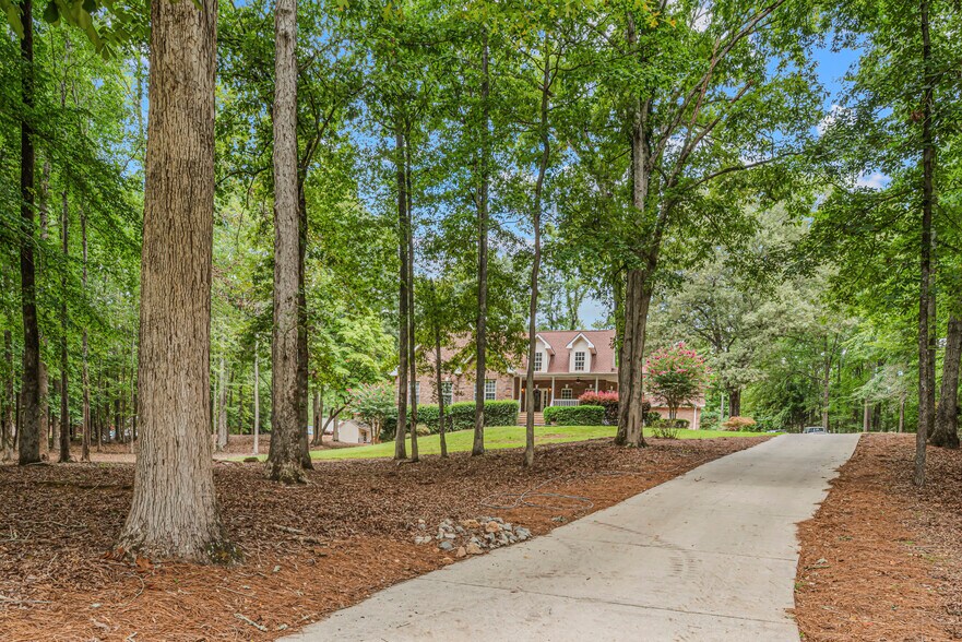 More Photos Of 170 St Gabriel Way, Fayetteville Light Manufacturing For Sale