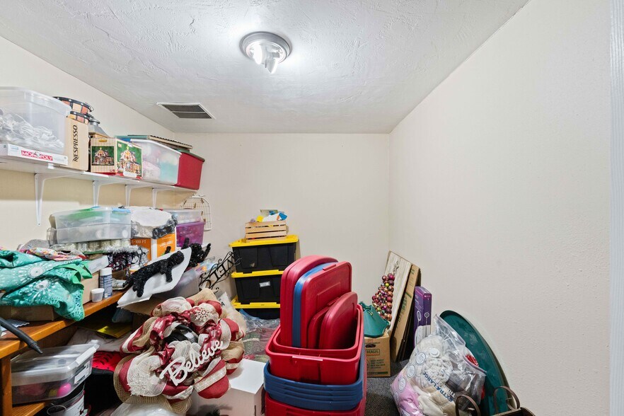 More Photos Of 2184 Broadway Ave, North Bend Office For Sale