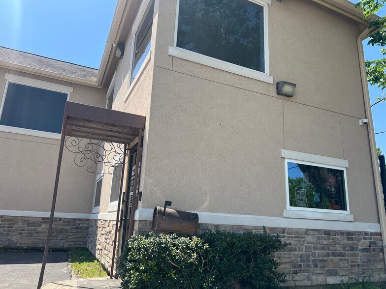 More Photos Of 2711 North Fwy, Houston Medical For Sale