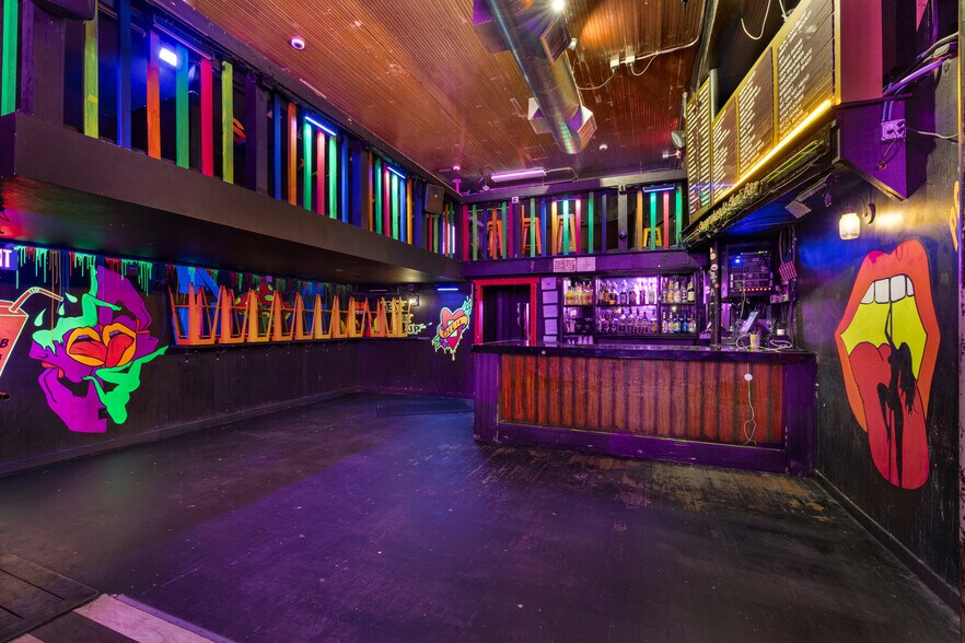 More Photos Of 139 E Hopkins St, San Marcos Bar For Sale