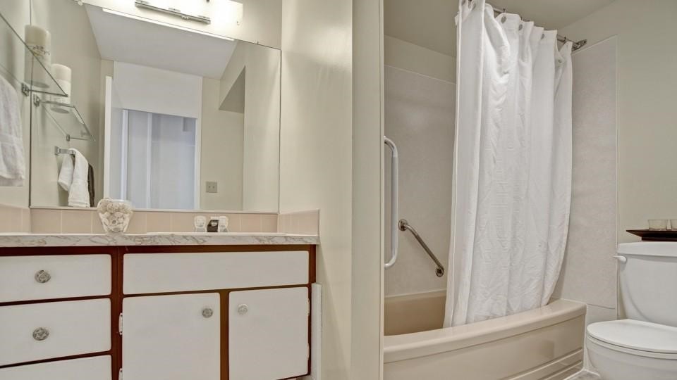 More Photos Of 241 5th Ave, Saskatoon Apartments For Lease