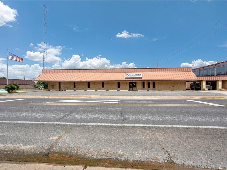 More Photos Of 321 N 1st St, Lufkin Office For Sale