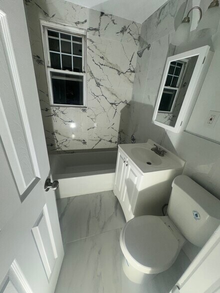 More Photos Of 478 Fabyan Pl, Newark Apartments For Sale