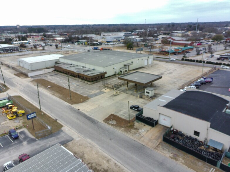 More Photos Of 131 Pepsi Ln, Fayetteville Distribution For Lease