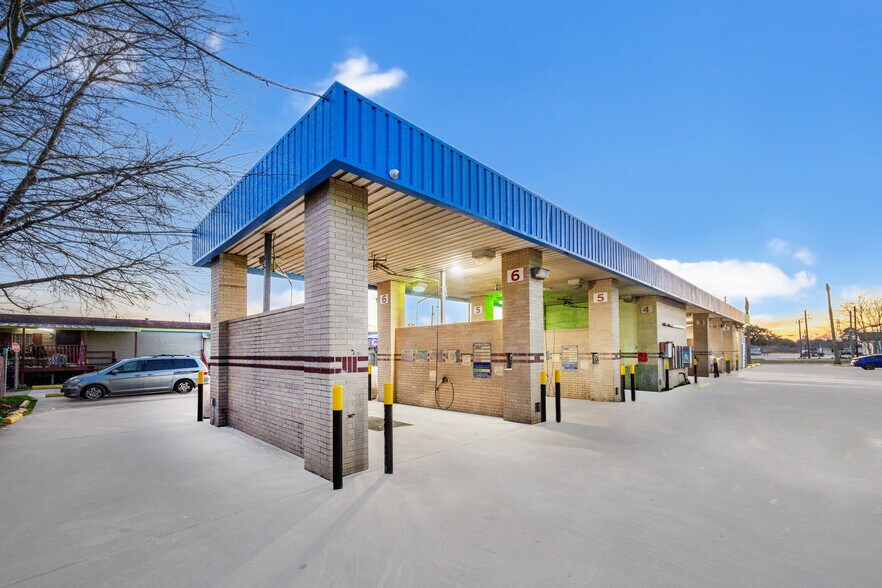 More Photos Of 2627 Allen Genoa Rd, Pasadena Carwash For Sale