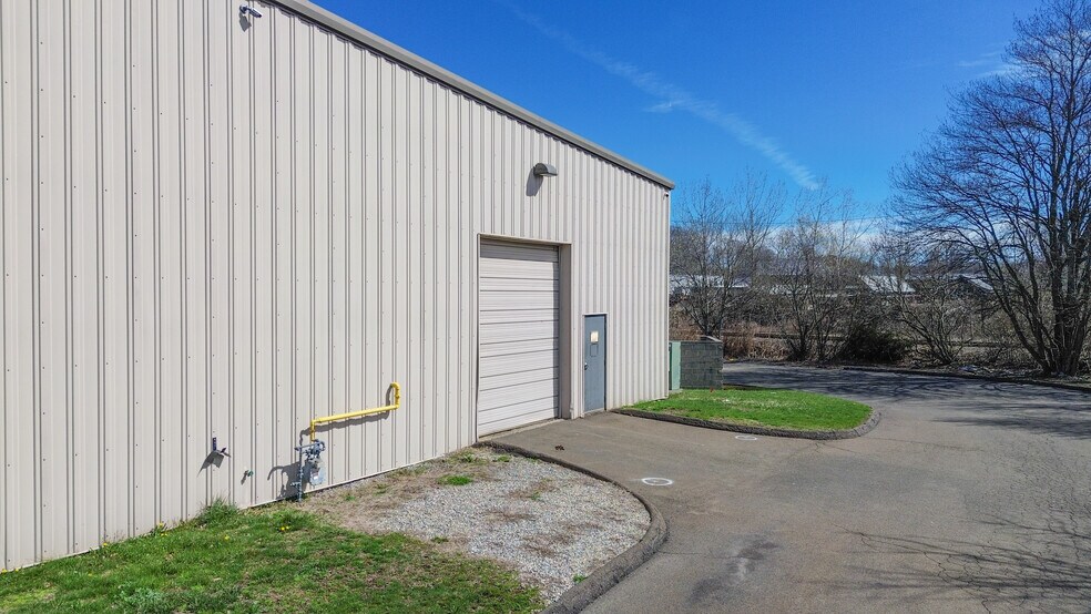 More Photos Of 21 Thompson Rd, Branford Industrial For Lease