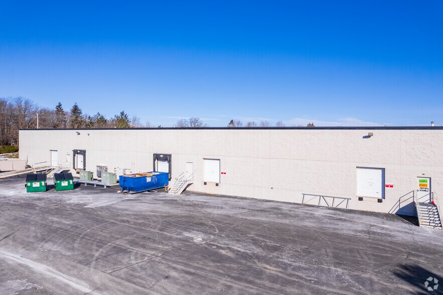 More Photos Of 3235 Intertech Dr, Brookfield Industrial For Lease