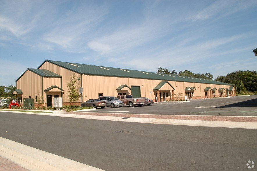 More Photos Of 124-146 Park Center St, Leesburg Light Manufacturing For Lease