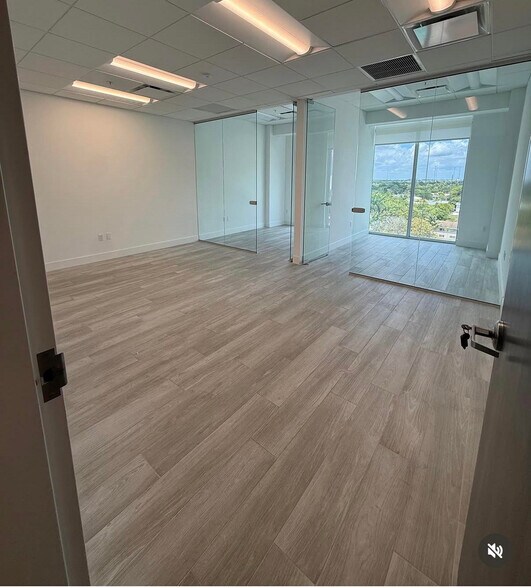 More Photos Of 400 W Hallandale Beach Blvd, Hallandale Beach Office For Sale